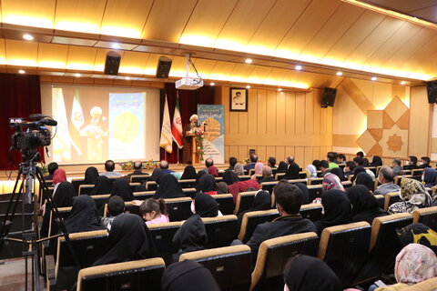 اختتامیه استانی یازدهمین جشنواره کتابخوانی رضوی در زنجان برگزار شد