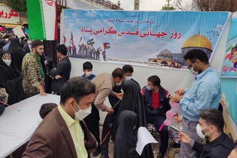 غرفه کتاب و نقاشی به همت اداره کل کتابخانه های عمومی استان کرمانشاه برپا شد