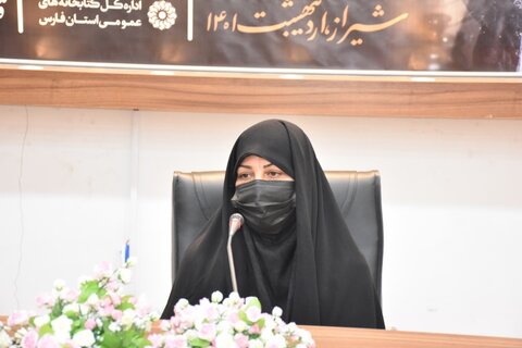 نشست «روایت مادری» در شیراز برگزار شد