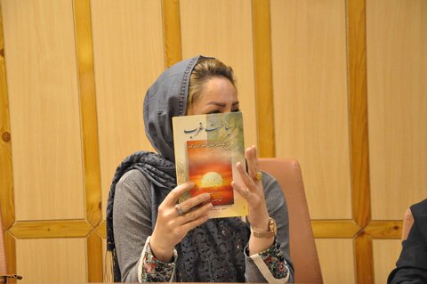 نشست کتاب خوان معلمین مروّج کتاب و کتابخوانی در رشت برگزار شد