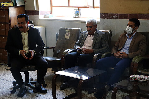 مدیرکل کتابخانههای عمومی یزد از معلمان سه آموزشگاه تقدیر کرد