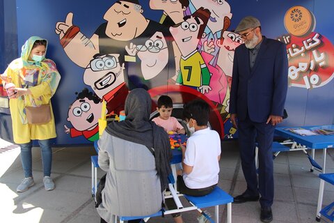 بازدید مدیرکل کتابخانه های عمومی استان تهران از کتابخانه سیار یار مهربان ۱۰