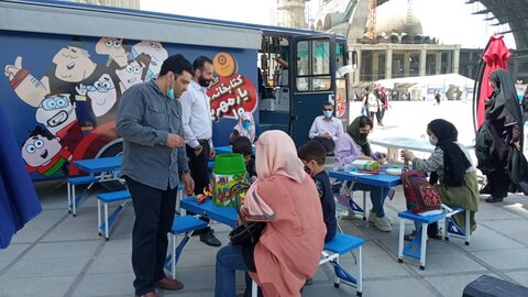 بازدید مدیرکل کتابخانه های عمومی استان تهران از کتابخانه سیار یار مهربان ۱۰