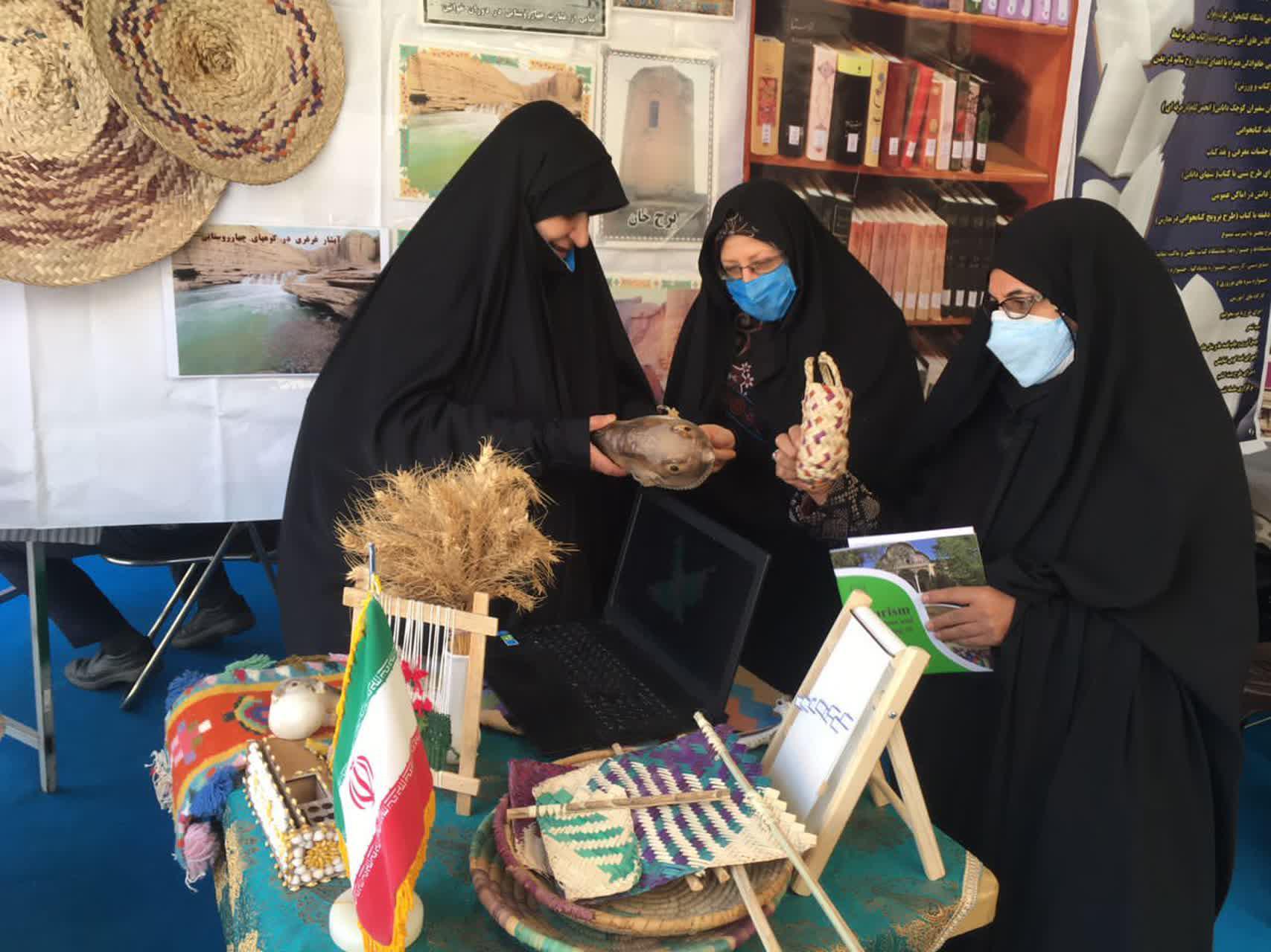 ارائه برنامه های متنوع فرهنگی توسط غرفه روستای دوستدار کتاب در نمایشگاه بین الملی کتاب تهران