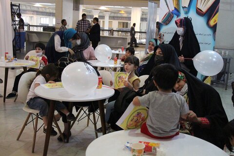 قصه گویی مریم امید خدا؛ مسئول کتابخانه عمومی ولیعصر(عج) در مصلی تهران