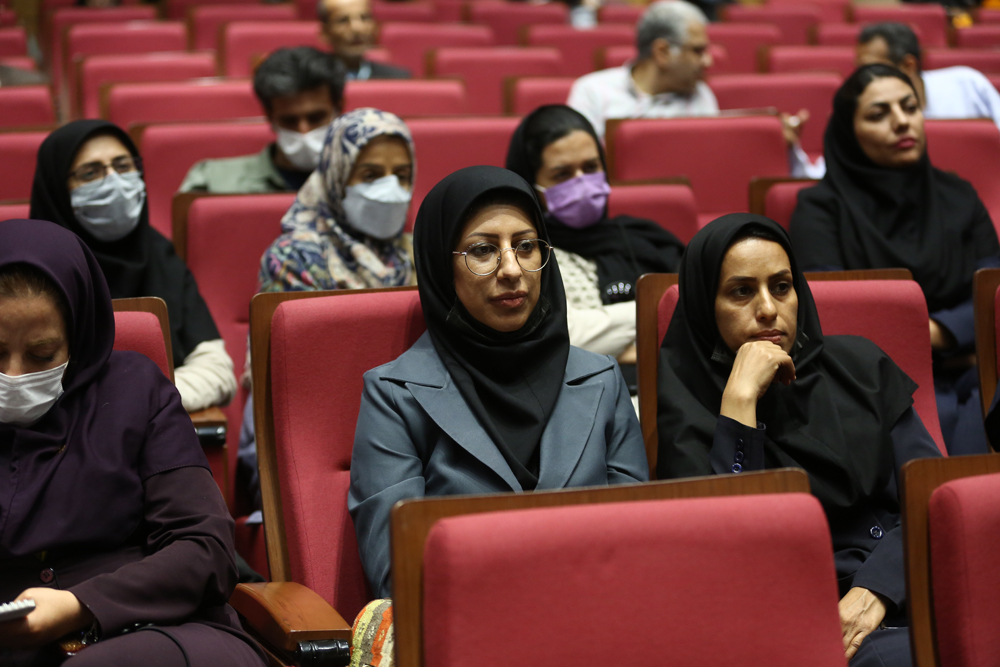 آمار کتابخانههای عمومی کشور با وجود دبیرستانها می تواند دو برابر شود