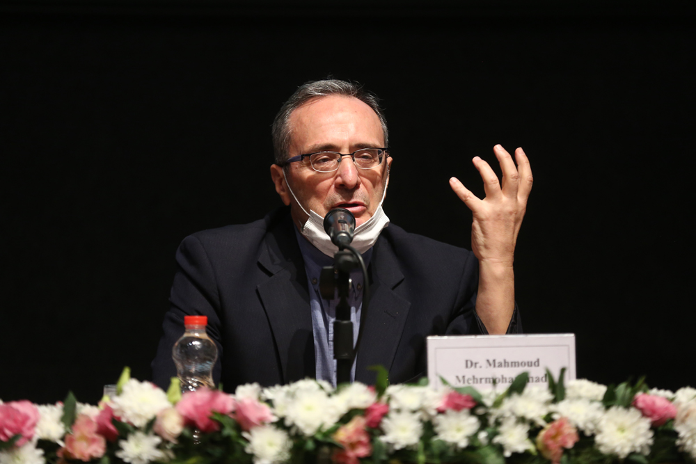 آمار کتابخانههای عمومی کشور با وجود دبیرستانها می تواند دو برابر شود