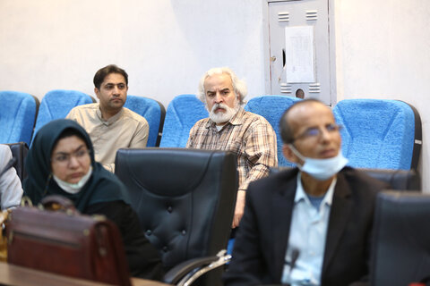 تمرکز بر ارائه ساختار یک حرکت خوب و جهشی برای کتابخانه های عمومی است