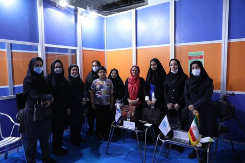 همراه با کودکان کار، از فروش کیلویی کتاب تا اشتیاق به مطالعه