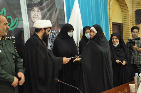 نشست ملی روایت مادری در گیلان رشت برگزار شد