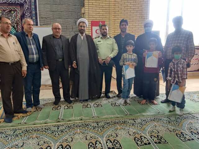 تجلیل از برگزیدگان یازدهمین دوره جشنواره کتابخوانی رضوی در شهرستان ایوان