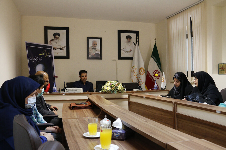 عصر شهر «فراق آفتاب» در کرج برگزار شد عصر شعر فراق آفتاب