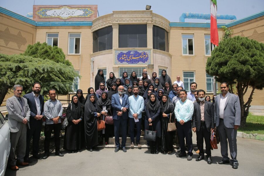 رمضانی: امیدوار به حل مشکلات هستیم/ اختلاف حقوق کتابداران با سایر دستگاه ها محروم بودن نهاد از رفاهیات است دیدار دبیرکل با کتابداران شهریار