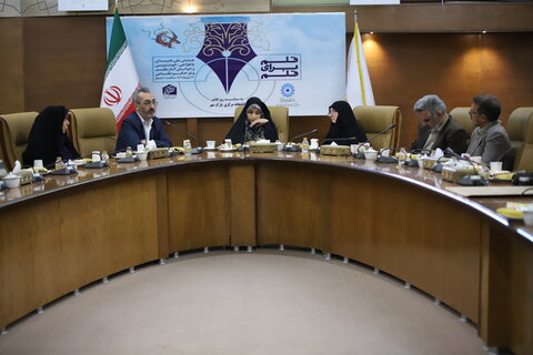 توجه به حوزه شعر و ادبیات، فرصت های تازه ای را در گفتگو با جامعه ایجاد می کند