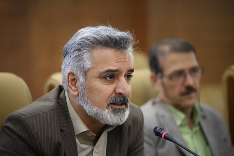 توجه به حوزه شعر و ادبیات، فرصت های تازه ای را در گفتگو با جامعه ایجاد می کند