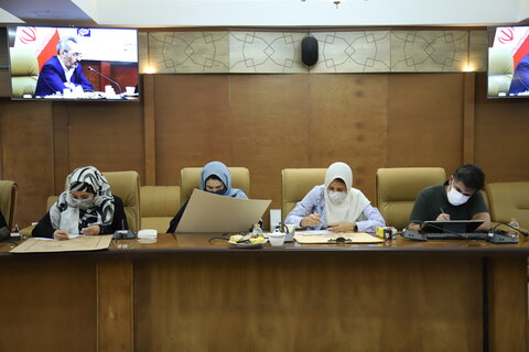 توجه به حوزه شعر و ادبیات، فرصت های تازه ای را در گفتگو با جامعه ایجاد می کند