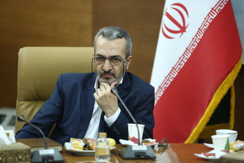 توجه به حوزه شعر و ادبیات، فرصت های تازه ای را در گفتگو با جامعه ایجاد می کند