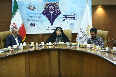 توجه به حوزه شعر و ادبیات، فرصت های تازه ای را در گفتگو با جامعه ایجاد می کند