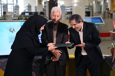 همایش ملی «قلم برای قلم» در کتابخانه مرکزی یزد برگزار شد