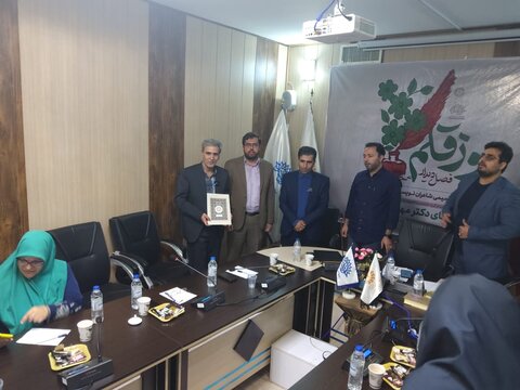 تقدیر از اهالی قلم در ایجاد انگیزه در نویسندگان و شاعران تاثیر مضاعفی خواهد داشت