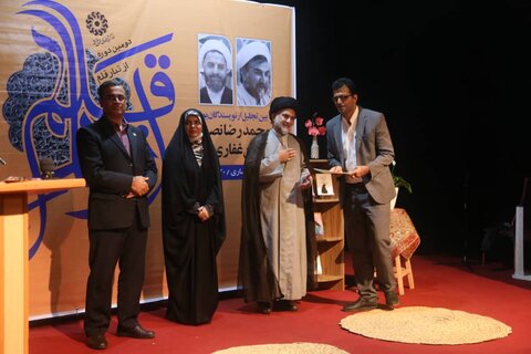 تجلیل از نویسندگان بومی مازندران در ویژه برنامه از تبار قلم