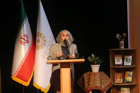 تجلیل از نویسندگان بومی مازندران در ویژه برنامه از تبار قلم