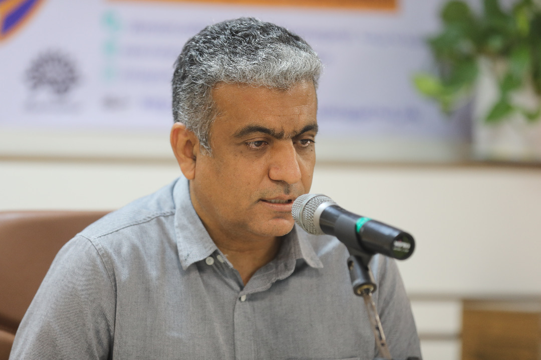 نویسندگان و صاحبان قلم به فرهنگ هویت و معنا میدهند