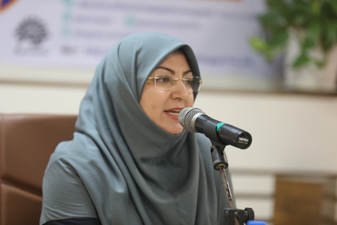 نویسندگان و صاحبان قلم به فرهنگ هویت و معنا میدهند