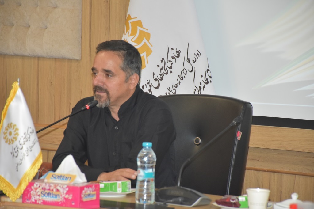 هدف محافل ادبی کتابخانه ها شناسایی، پرورش و تقویت استعدادهای ادبی کشف نشده جامعه است