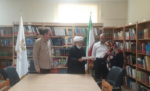 لزوم ایجاد زمینه انس و الفت مردم به ویژه جوانان با کتاب