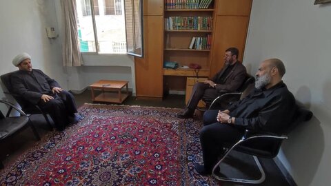 لزوم توجه به دین و دعوت به دیانت در مدیریت کتابخانههای عمومی