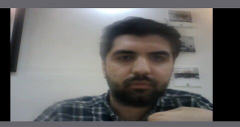 کاغذ، به جای یک رسانه نمایشی، رسانهای عملی است