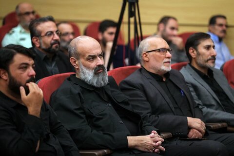 شعر آیینی به آمیزهای از حماسه، ماتم، توحید، اخلاق، فداکاری و ایثار نیاز دارد