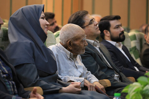 آیین تکریم و معارفه مدیران کل پیشین و جدید کتابخانههای عمومی استان یزد