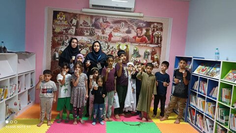 جبران نقیصه فعالیت های فرهنگی با برپایی موکب های فرهنگی توسط نهاد کتابخانه های عمومی کشور/ موکب نهاد کتابخانههای عمومی کشور یکی از جذاب ترین مواکب مرز چذابه است