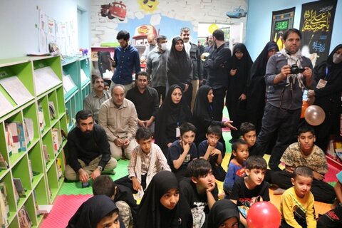 جبران نقیصه فعالیت های فرهنگی با برپایی موکب های فرهنگی توسط نهاد کتابخانه های عمومی کشور/ موکب نهاد کتابخانههای عمومی کشور یکی از جذاب ترین مواکب مرز چذابه است