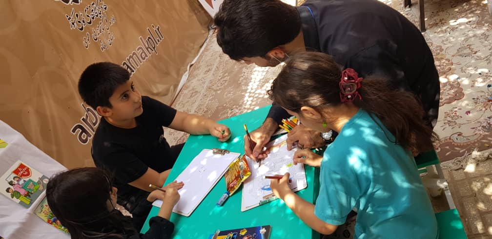 خدمات فرهنگی به زائرین اربعین حسینی در موکبهای نهاد کتابخانهها به روایت تصویر