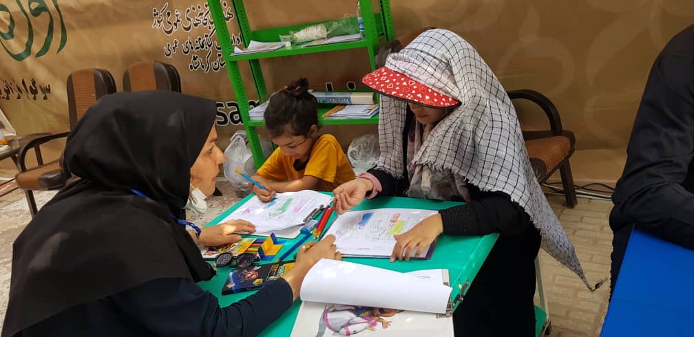 خدمات فرهنگی به زائرین اربعین حسینی در موکبهای نهاد کتابخانهها به روایت تصویر