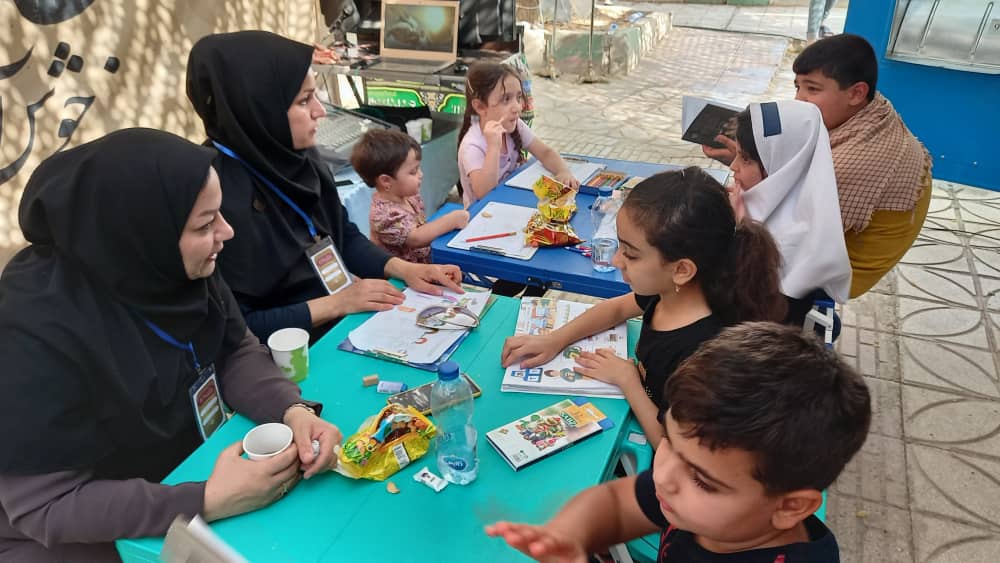 خدمات فرهنگی به زائرین اربعین حسینی در موکبهای نهاد کتابخانهها به روایت تصویر