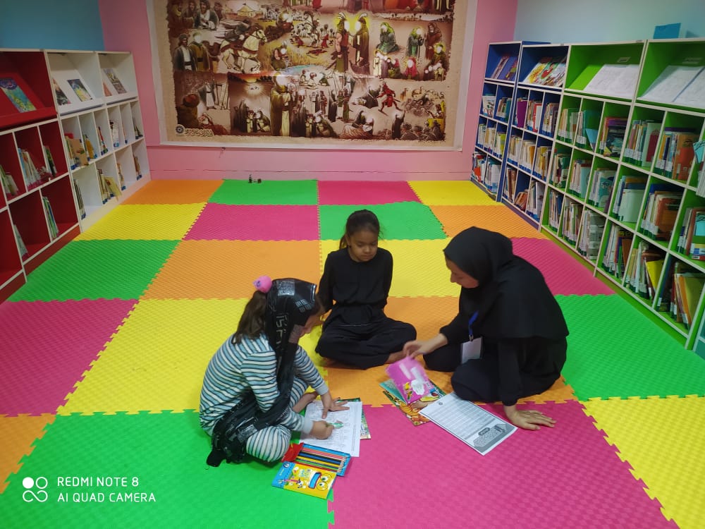 خدمات فرهنگی به زائرین اربعین حسینی در موکبهای نهاد کتابخانهها به روایت تصویر