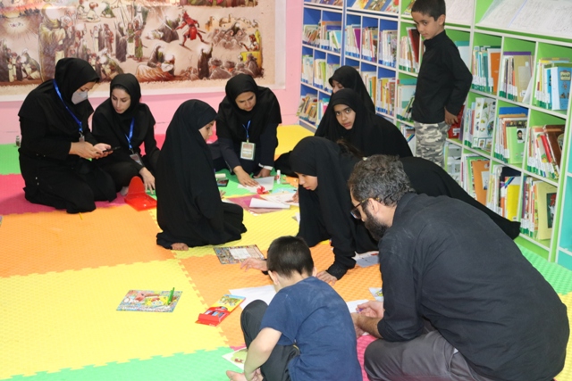 خدمات فرهنگی به زائرین اربعین حسینی در موکبهای نهاد کتابخانهها به روایت تصویر