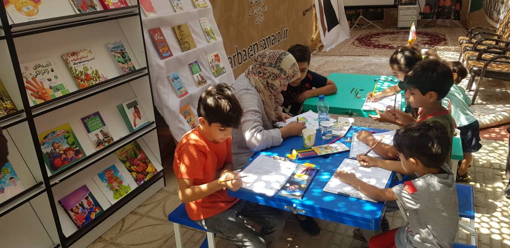 خدمات فرهنگی به زائرین اربعین حسینی در موکبهای نهاد کتابخانهها به روایت تصویر