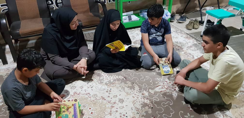 خدمات فرهنگی به زائرین اربعین حسینی در موکبهای نهاد کتابخانهها به روایت تصویر