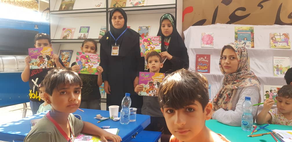 خدمات فرهنگی به زائرین اربعین حسینی در موکبهای نهاد کتابخانهها به روایت تصویر