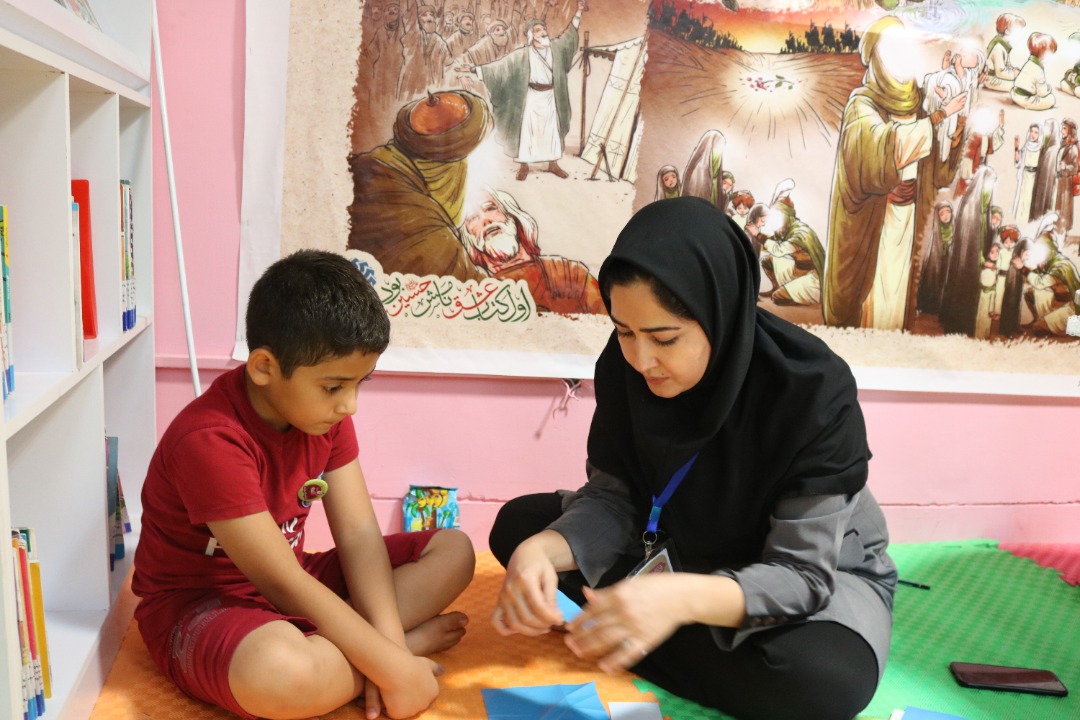 خدمات فرهنگی به زائرین اربعین حسینی در موکبهای نهاد کتابخانهها به روایت تصویر