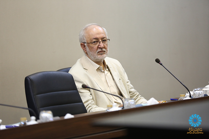 درنظر گرفتن اعتبارات ویژه استانی برای توسعه، تکمیل و تجهیز عادلانه کتابخانههای عمومی