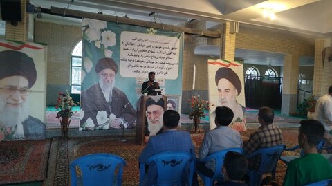 محفل ادبی «عصر شعری با شهدا» در روستای شیخ شبان برگزار شد