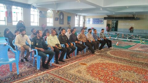 محفل ادبی «عصر شعری با شهدا» در روستای شیخ شبان برگزار شد