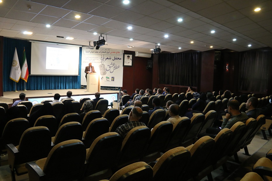 معرفی ارزش های دفاع مقدس در قالب آثار هنری امری ضروری است