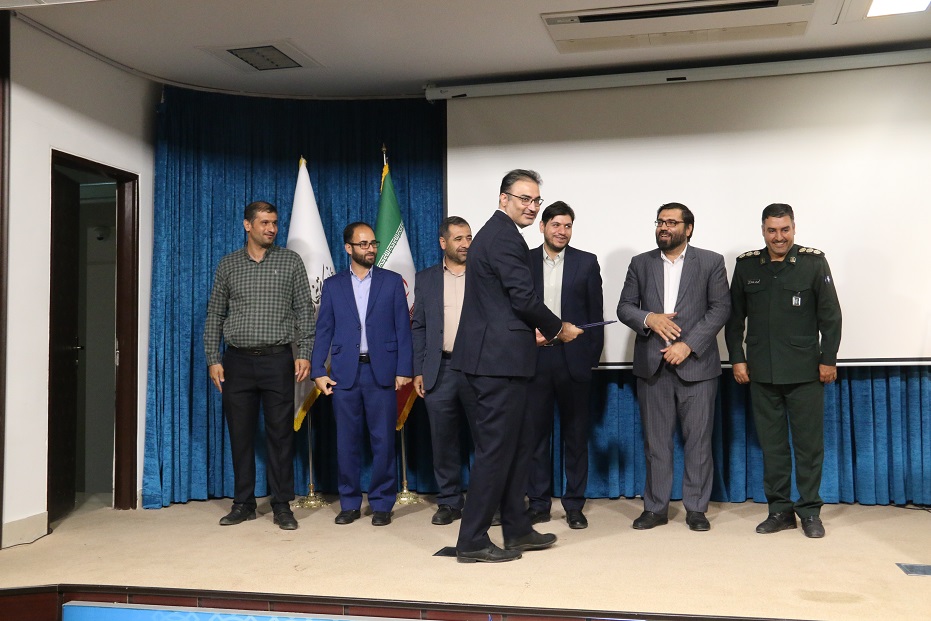 معرفی ارزش های دفاع مقدس در قالب آثار هنری امری ضروری است